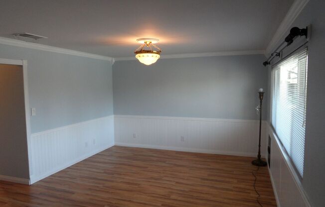 Nicely Updated 1 Bedroom 1 Bathroom, Coco Palms Community.