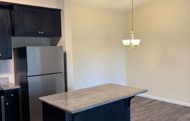 2 beds, 2 baths, 998 sqft, $2,310, Unit 1641 - 606