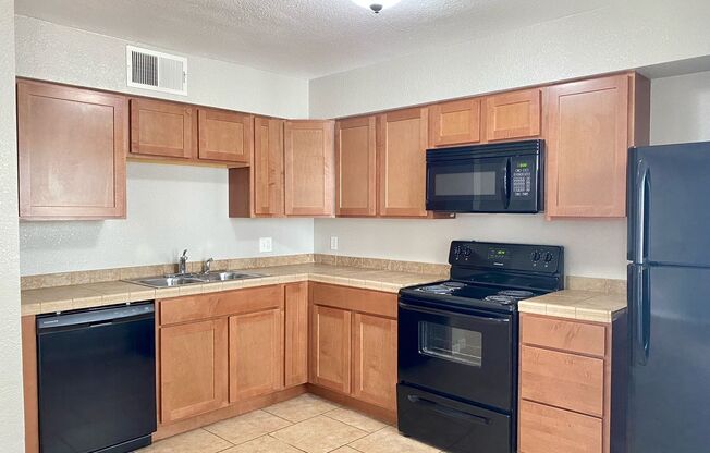 2 beds, 1 bath, $1,195