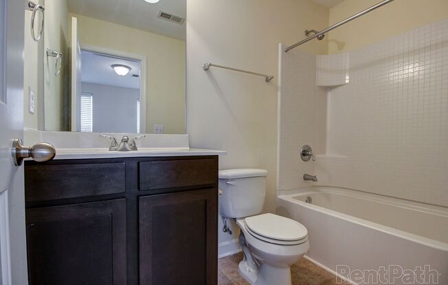 2 beds, 2.5 baths, 1,130 sqft, $1,800, Unit 3330