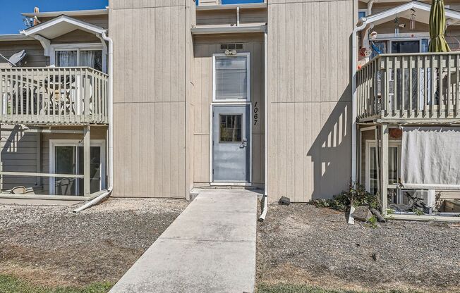 Newly Updated 2 Bedroom Condo- Move in Ready!