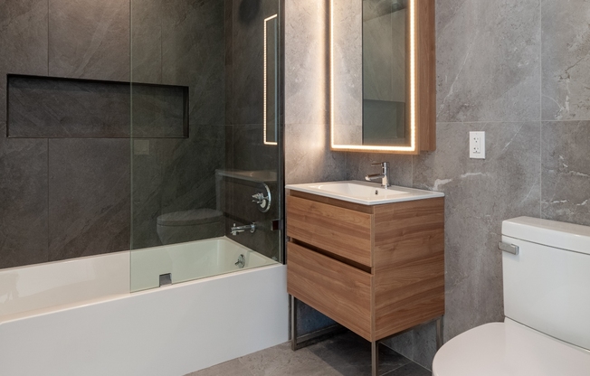2 beds, 2 baths, $3,643, Unit 5-Q