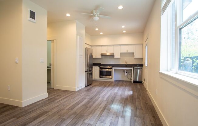 302 - 8015 N Oswego