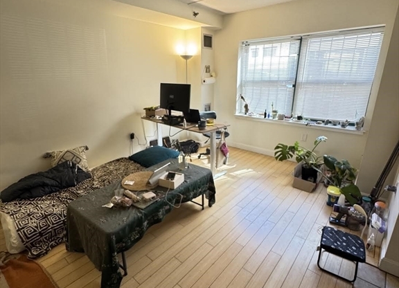 2 beds, 1 bath, 818 sqft, $3,600, Unit 55k