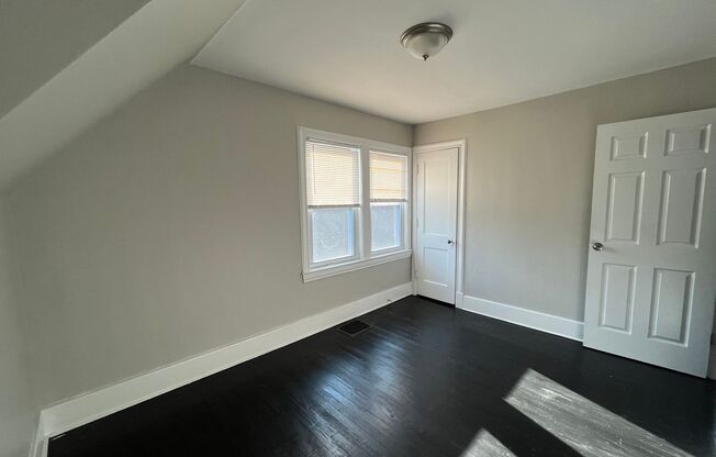 3 beds, 1 bath, $1,400