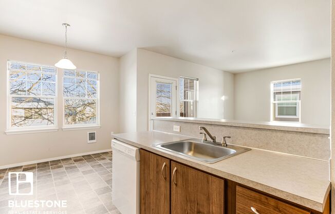 2 beds, 2 baths, 1,015 sqft, $1,550, Unit 1334-201