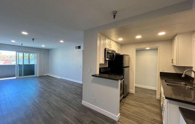 2 beds, 2 baths, 1,000 sqft, $2,898, Unit 101