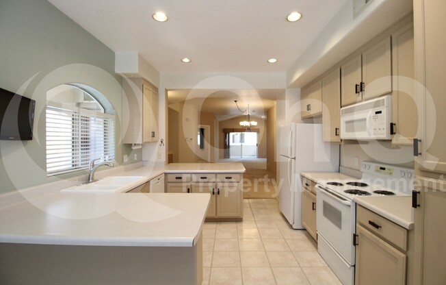 8653 E ROYAL PALM Road