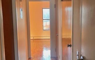 1 bed, 1 bath, 1,000 sqft, $1,900, Unit 4