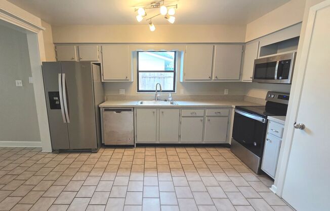 Altamonte Springs - 4 Bedroom, 2 Bathroom - $2,395.00