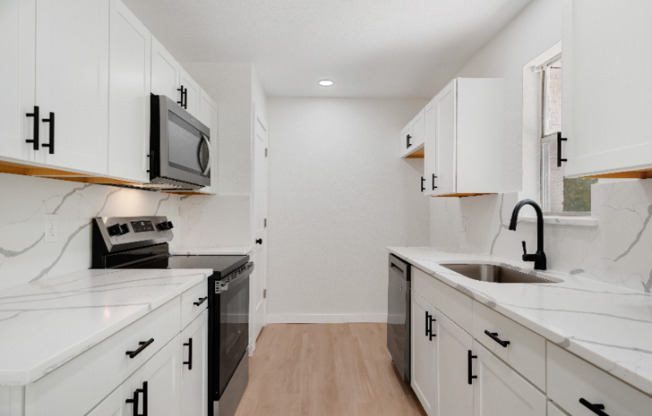 1414 TIMBERLAKE CIR