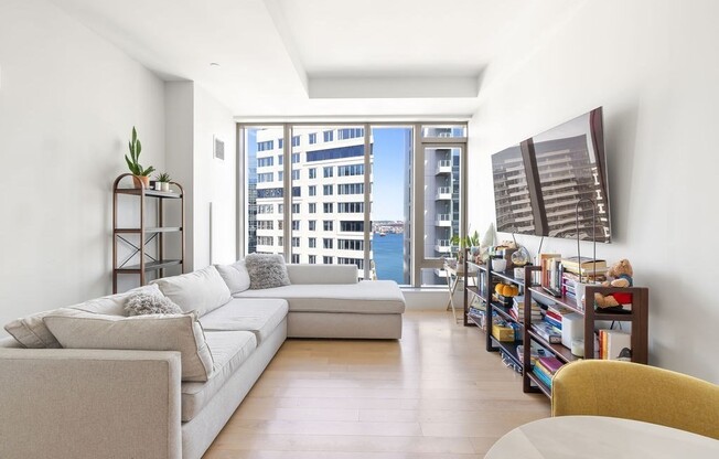 1 bed, 1 bath, 691 sqft, $5,650, Unit 1912