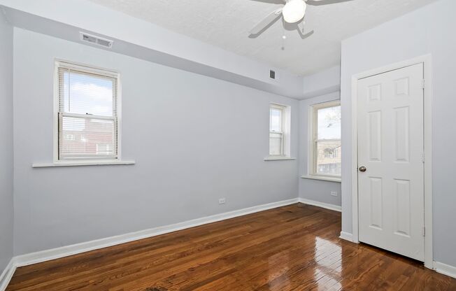 2 beds, 1 bath, 1,000 sqft, $1,370.42, Unit 6100-2E