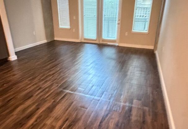 1 bed, 1 bath, 639 sqft, $1,867.95, Unit 214