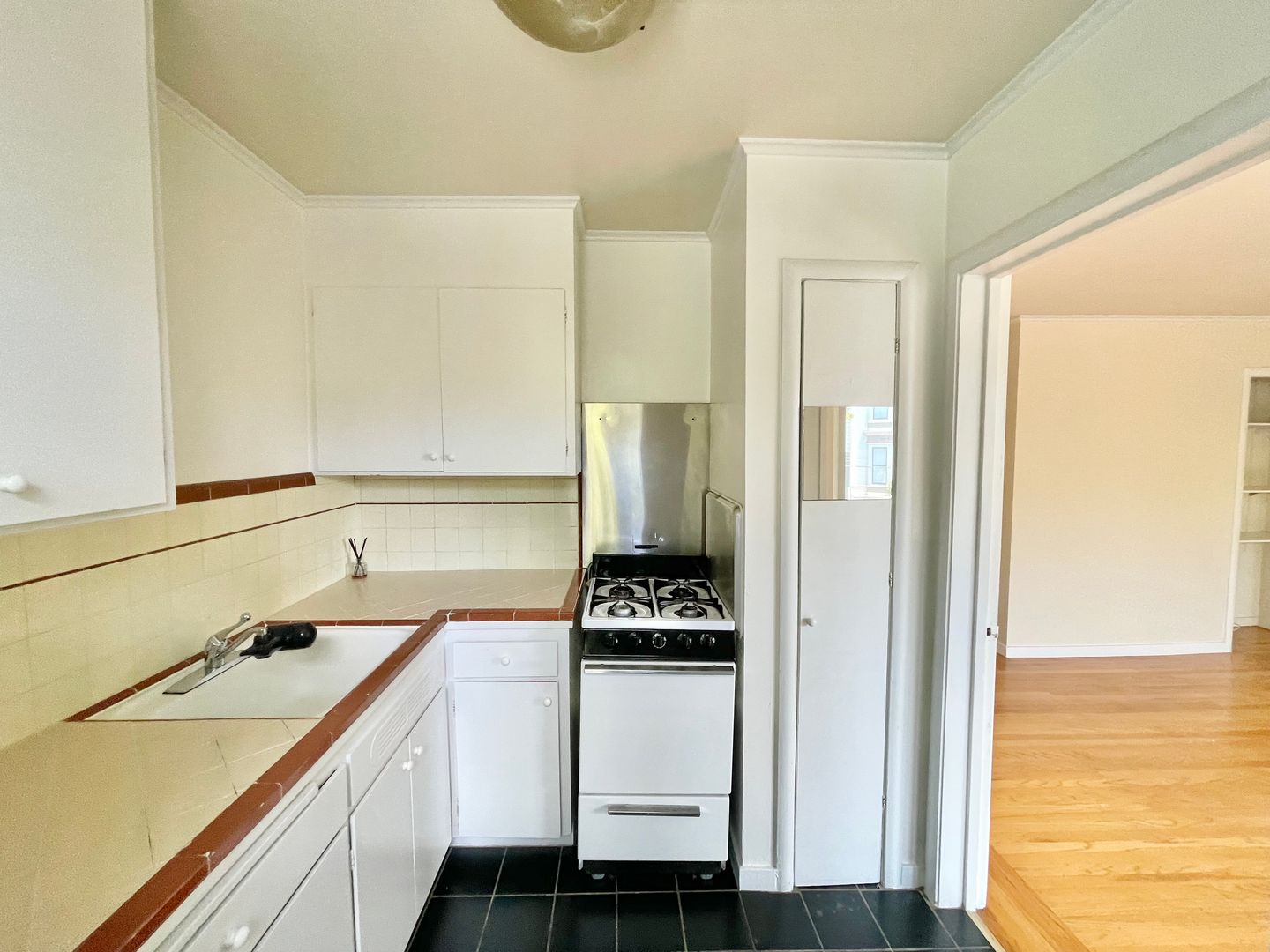 Prime Cow Hollow Charming 1 Bedroom! PROGRESSIVE