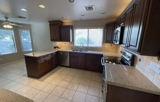 Beautiful 3 Bed / 2 Bath Home in Prime Location – Right Off the 101! *NO Carpet*