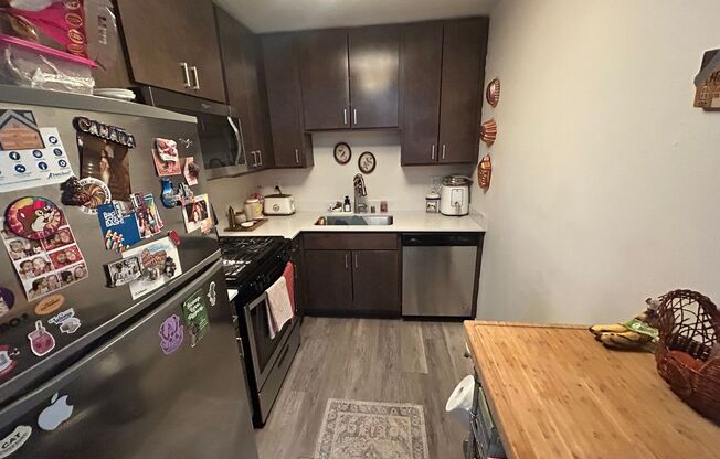 2 beds, 1 bath, $1,395, Unit 123