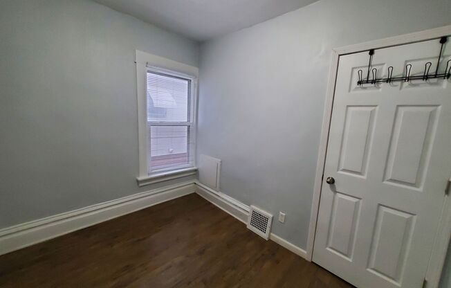 2 beds, 1 bath, $775