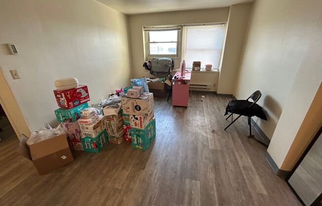 1 bed, 1 bath, $915, Unit 806