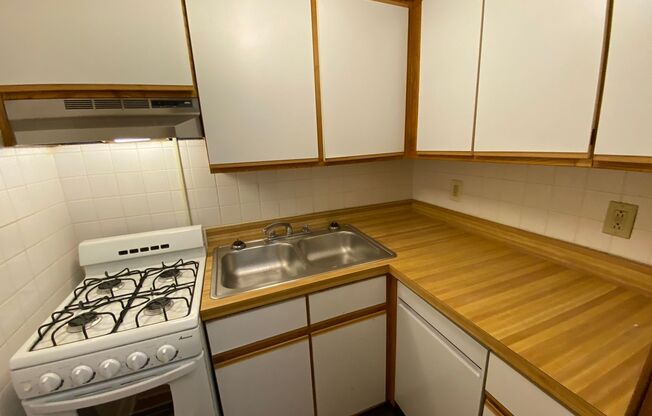 1 bed, 1 bath, 450 sqft, $1,475, Unit 273-P04