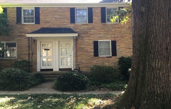 Lovely 2 Bedroom with 1.5 Bath located in Village District | Water Included