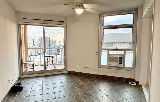 AVAILABLE NOW!  2 BEDROOMS/1 BATH/1 PARKING  WITH OCEAN AND CITY VIEWS!