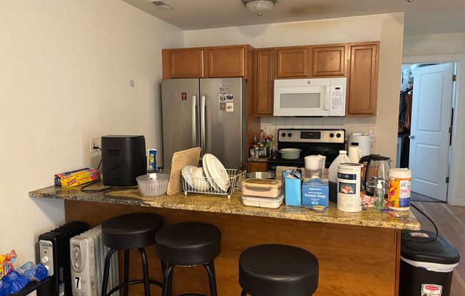 3 beds, 3 baths, 787 sqft, $1,875, Unit Unit 09
