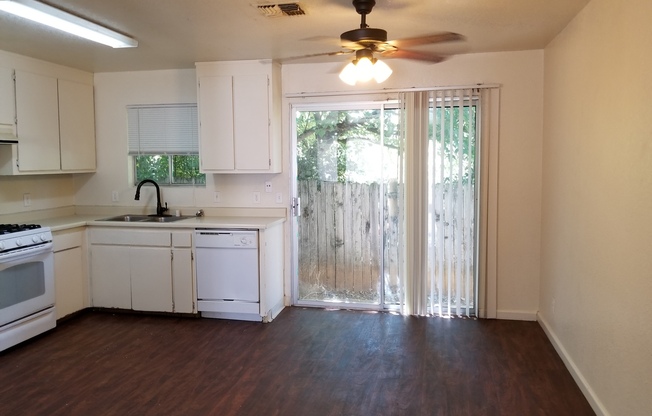 2 beds, 1 bath, 850 sqft, $1,300