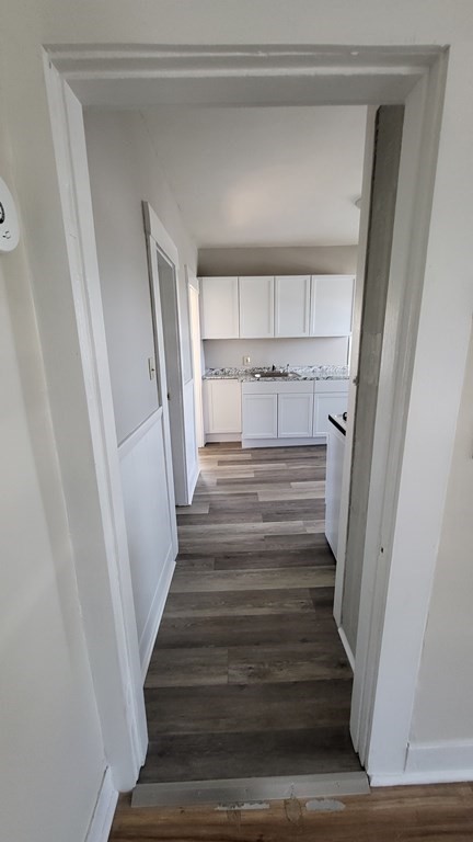 3 beds, 1 bath, $2,250, Unit 19