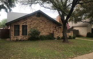 Beautiful home in Blanco Woods w/community pool!