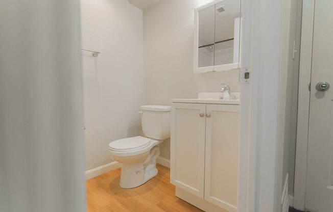 3 beds, 2 baths, 1,028 sqft, $4,185, Unit 109