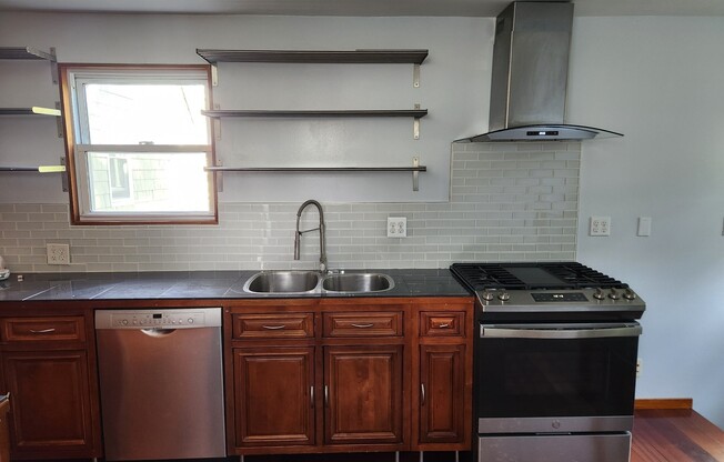 18 NASHUA ST