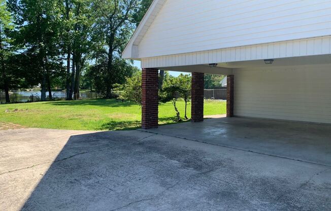 866 WEST LAKEVIEW DR