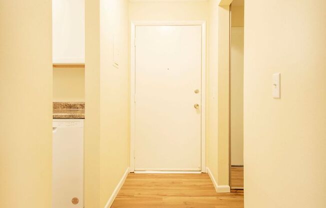 1 bed, 1 bath, 700 sqft, $1,320, Unit 840-101