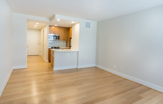 Studio, 1 bath, 433 sqft, $1,995, Unit 0208
