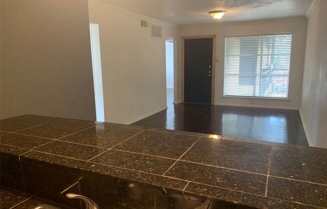 2 beds, 2 baths, 719 sqft, $1,395, Unit 204