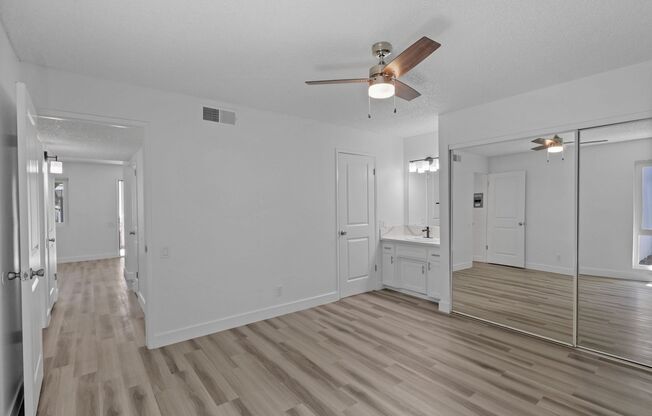 2 beds, 1 bath, 880 sqft, $1,695, Unit 201
