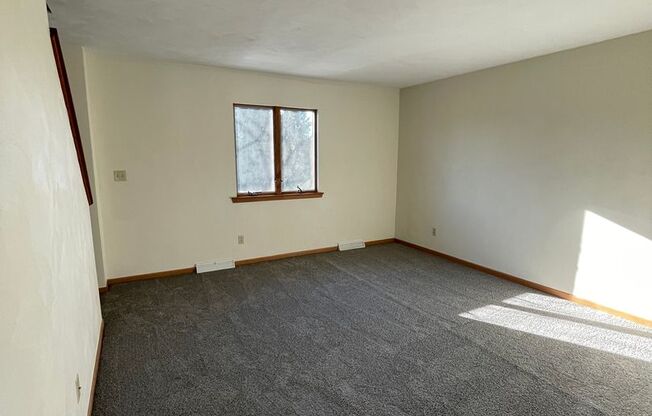 2 beds, 1.5 baths, 1,470 sqft, $1,350, Unit 83