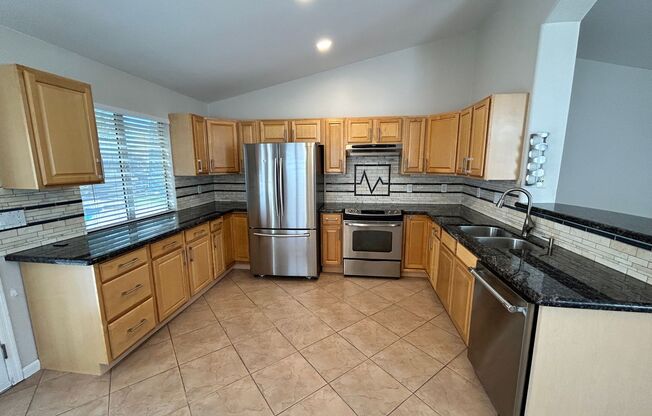 Single Story 3/2 Glendale Home W/**Pool!!*