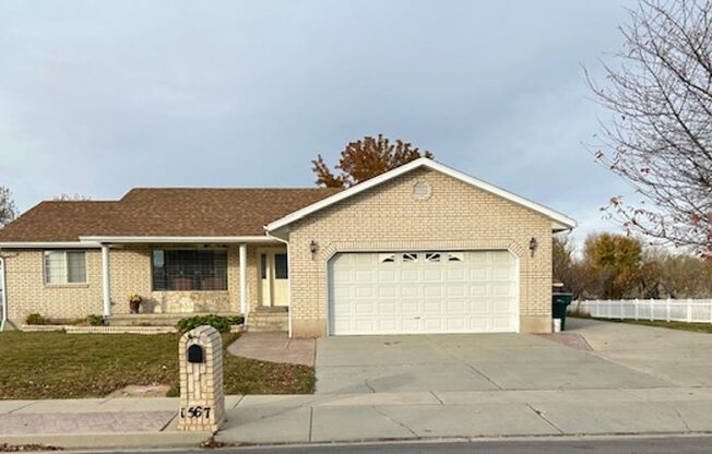 Lehi home for rent with finished basement!