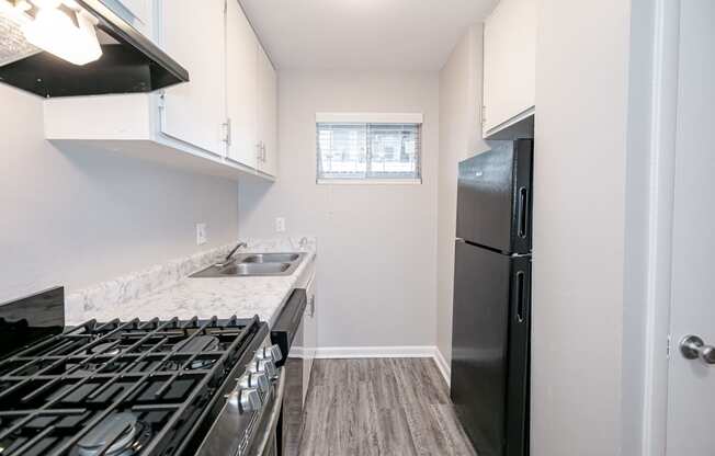 Fully Equipped Kitchen With Modern Appliances at Arbor Pointe at Hillcrest, Little Rock, AR, 72205