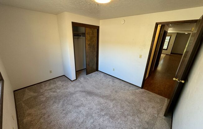 3 beds, 1 bath, $1,900