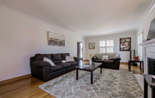 Welcome to this beautiful Fully furnished 3-bedroom, 3-bathroom home located in the desirable Grosse Pointe Park, MI.