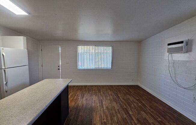 Studio, 1 bath, 320 sqft, $995, Unit 3