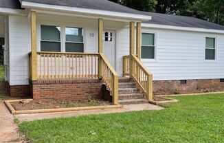 Charming 3 BR, 2 BA Bungalow just minutes from Downtown Greenville!