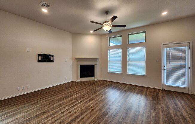 4/3.5/2 with Game Room in Meyer Ranch / Fridge, Washer, Dryer Included / Meyer Ranch Amenities / CISD