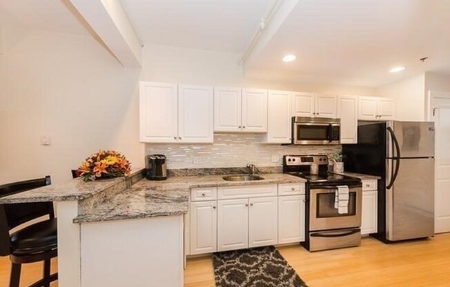 1 bed, 1.5 baths, 651 sqft, $3,700, Unit 603