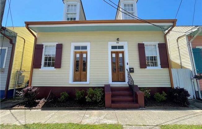 832 Josephine St.