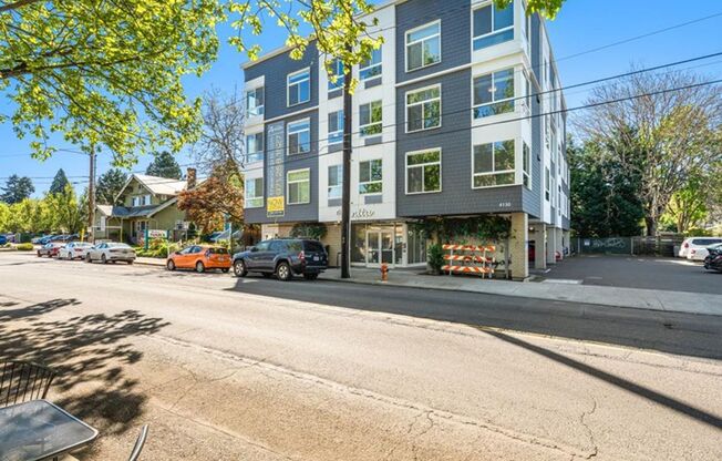 2 beds, 1 bath, 775 sqft, $1,995, Unit 306
