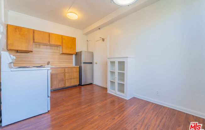 1 bed, 1 bath, 775 sqft, $1,950, Unit 510